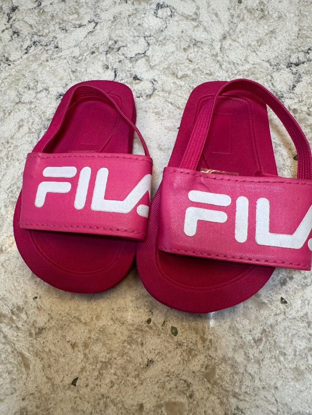 Fila slides kids sleek slide ST sandals with strap and logo on front 9-12 MONTHS